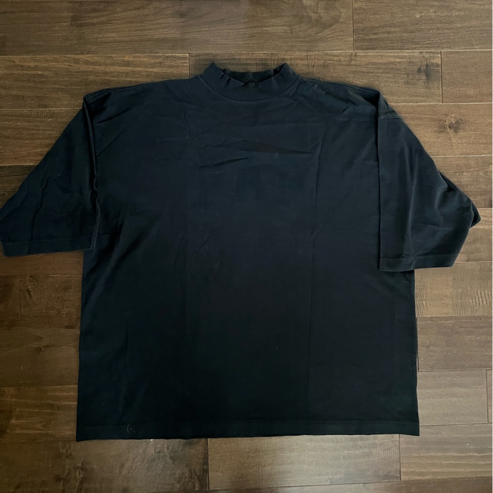 Too big - Picture 2 of 3